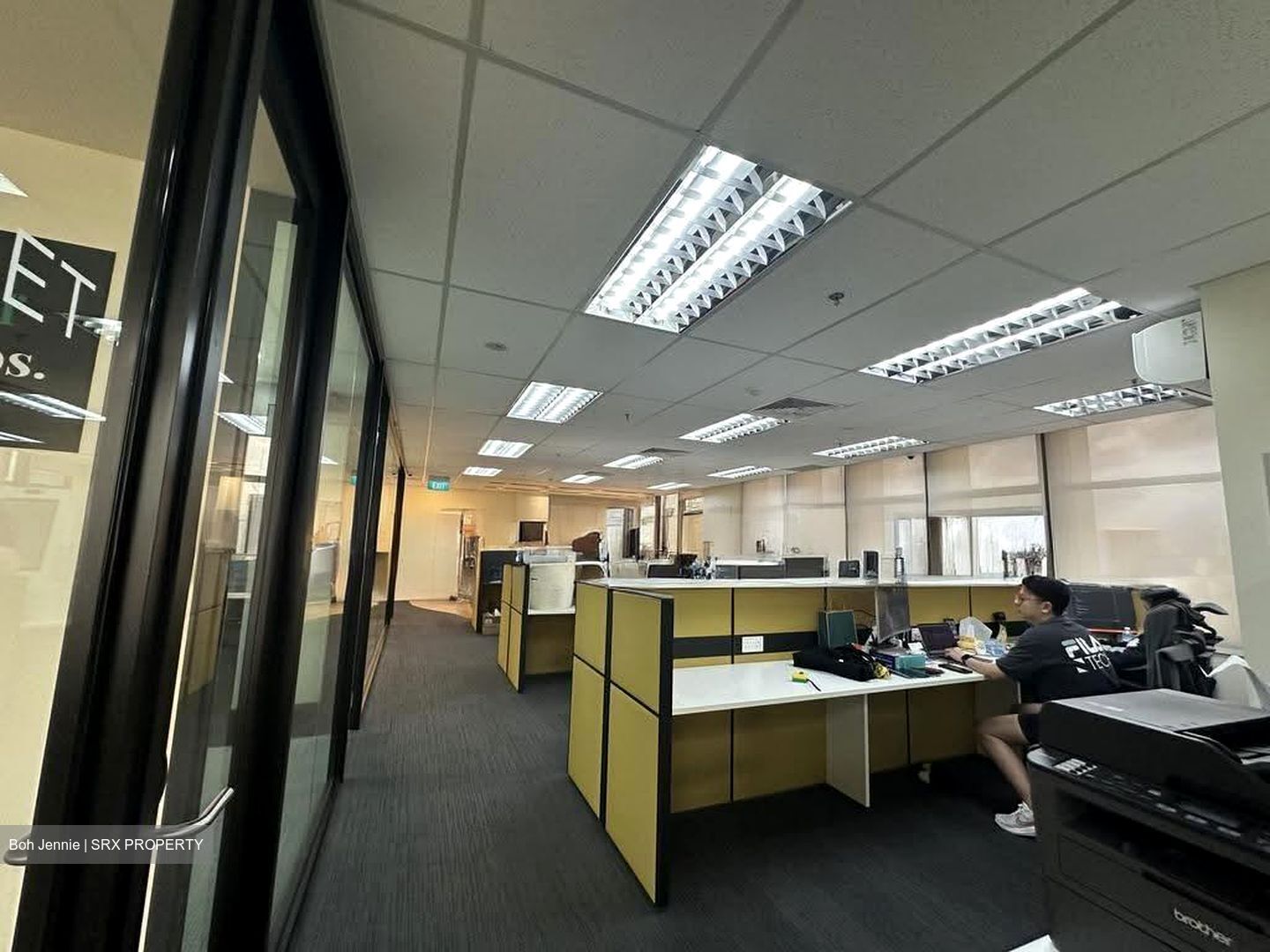 Peninsula Plaza (D6), Office #639007901